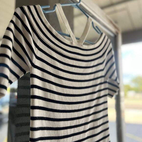Y2k express black and white off the shoulder top - Picture 1 of 4